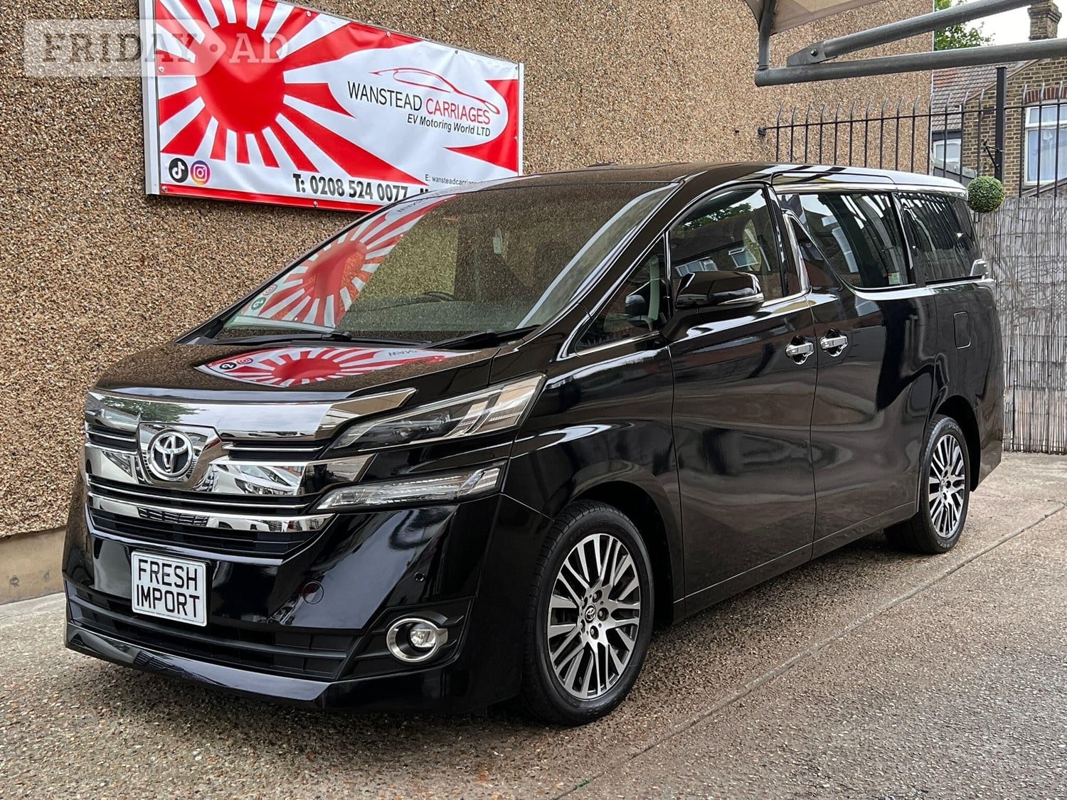 Toyota Vellfire 2015 in Chingford