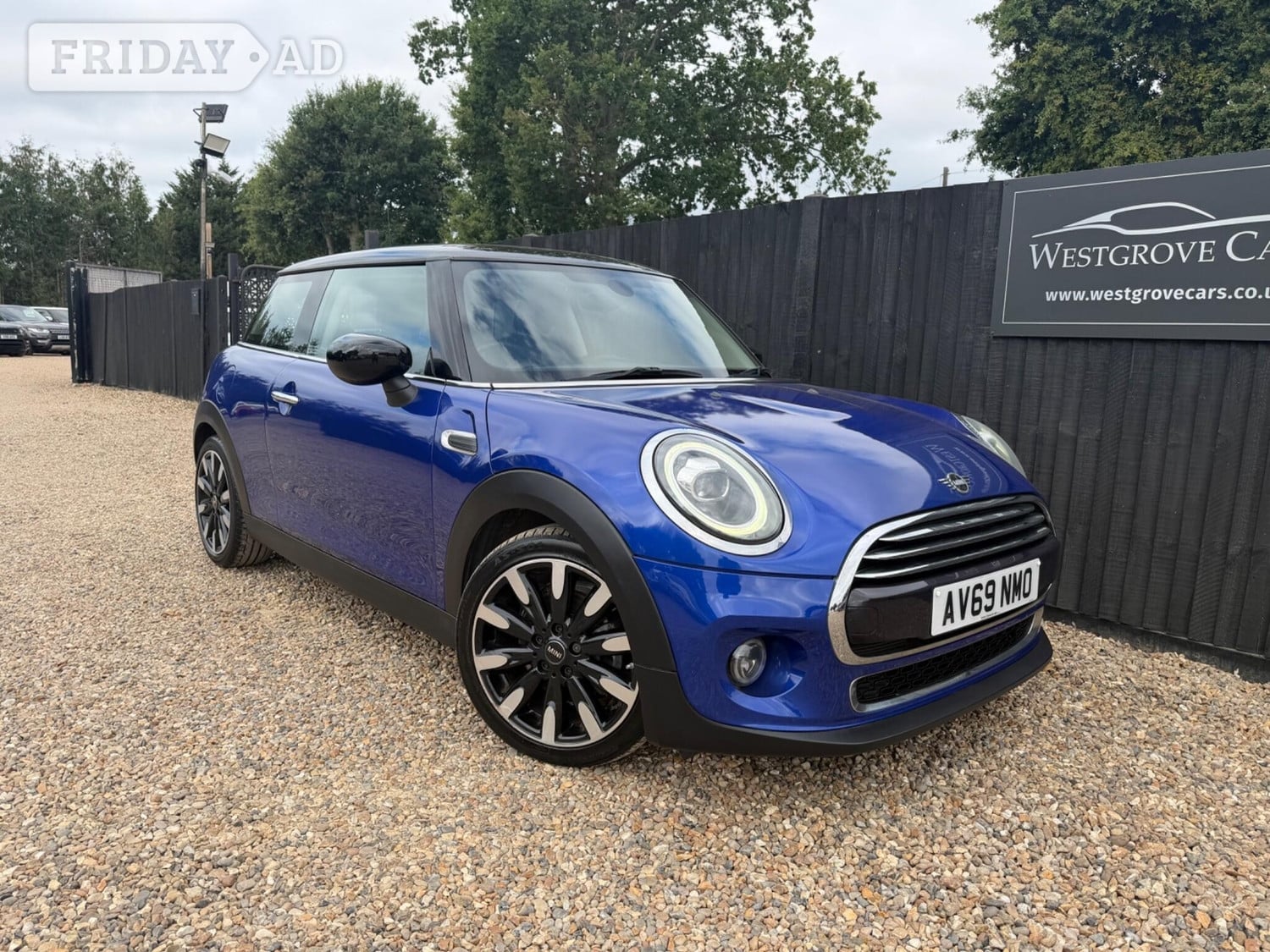 Mini Hatch 2019 in Addlestone