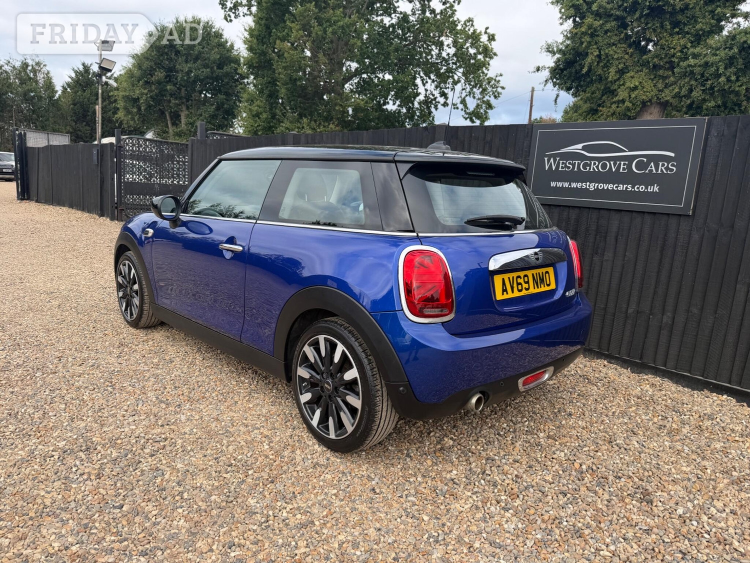 Mini Hatch 2019 - Cars in Addlestone