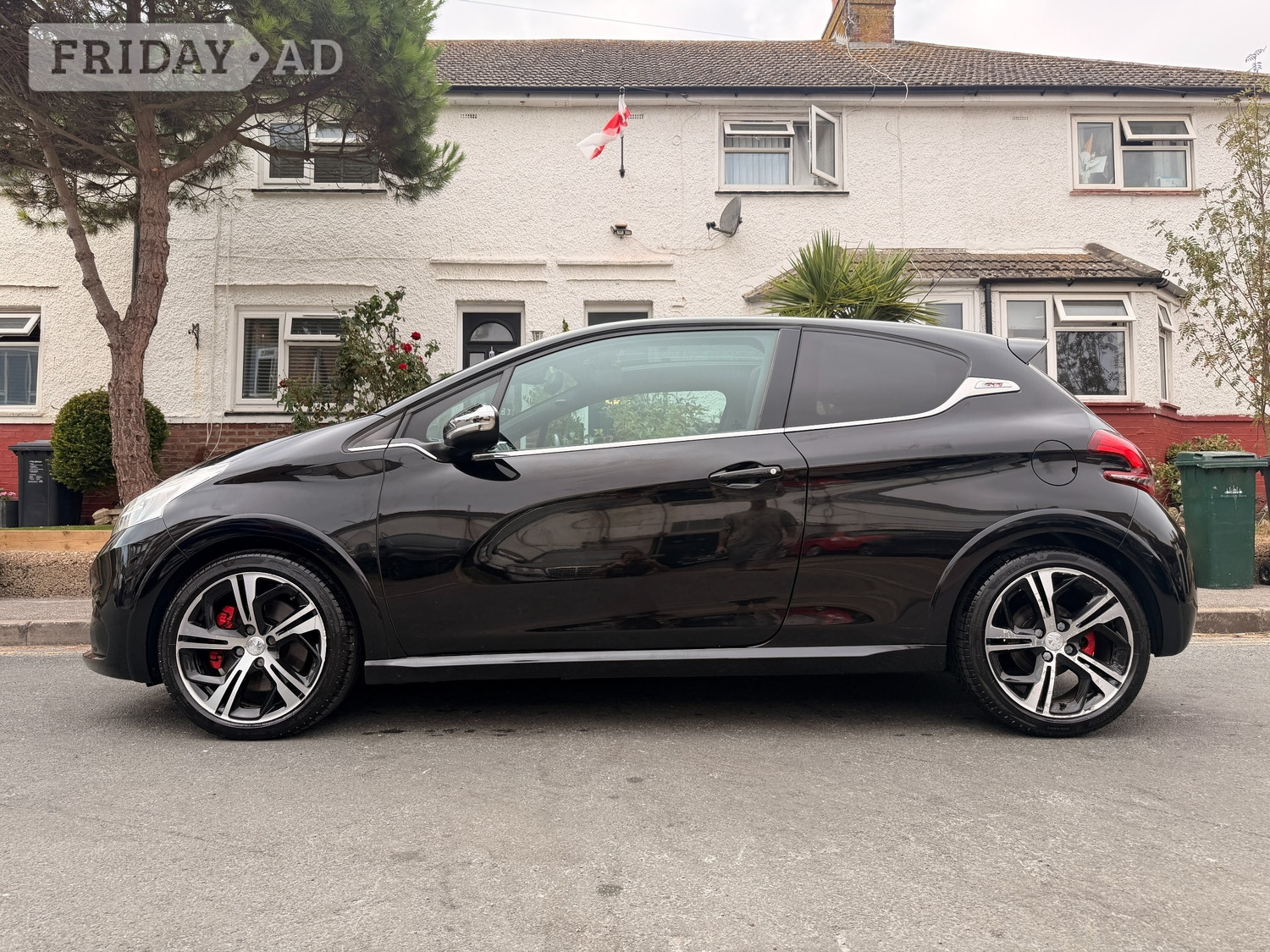 [ berth ]Peugeot 208