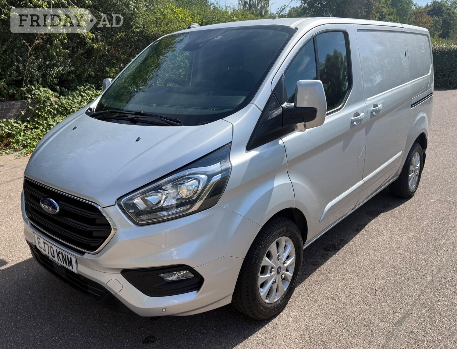 [ berth ]Ford Transit Custom