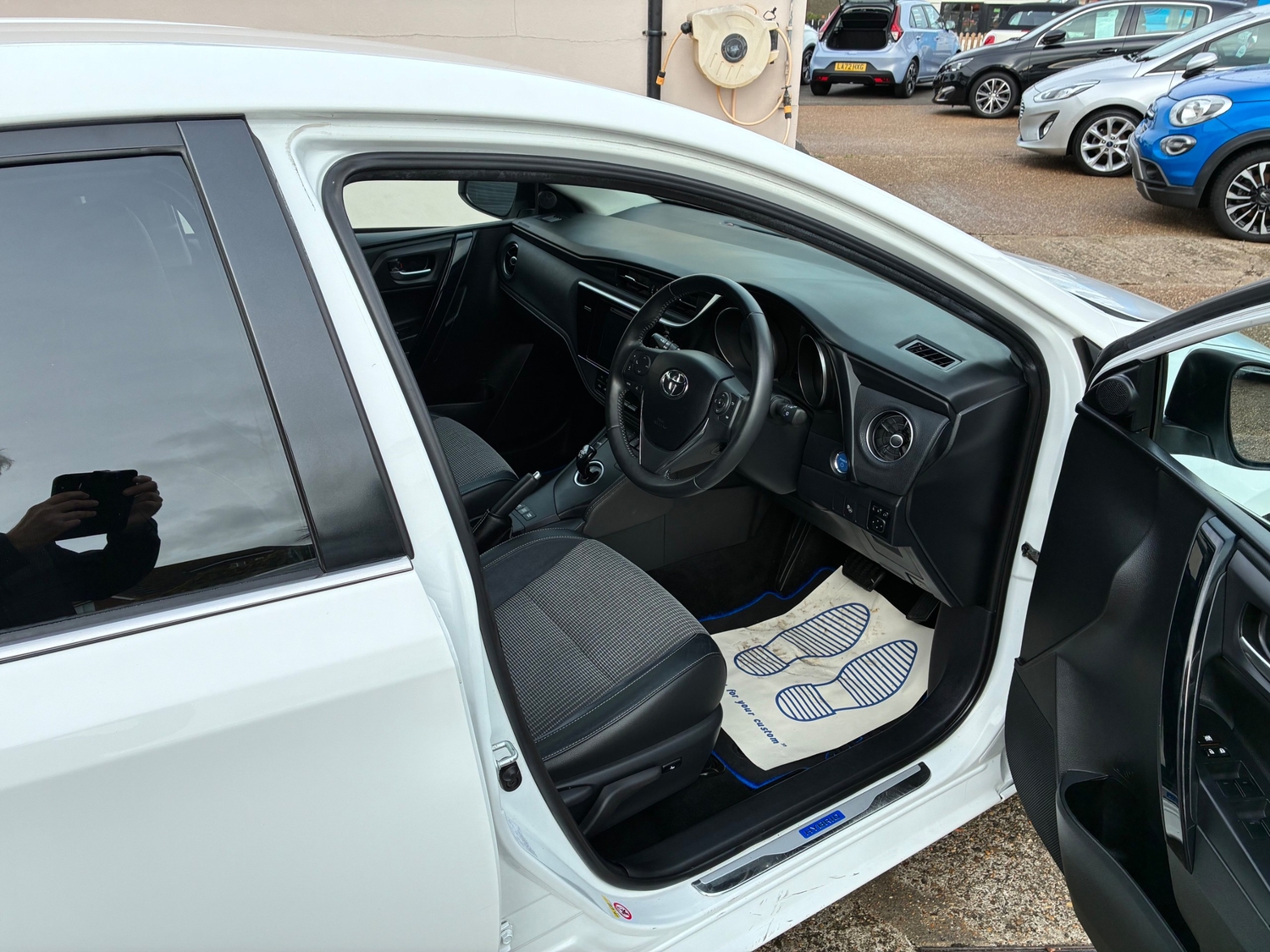 Toyota Auris Pevensey