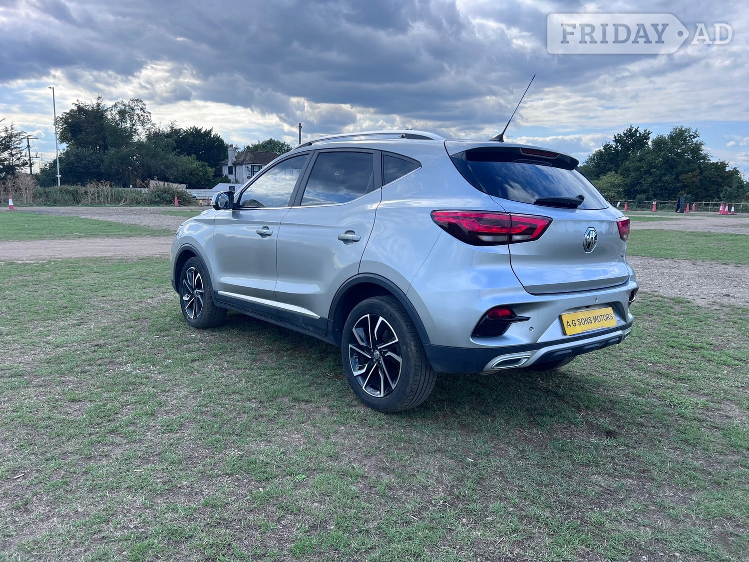 [ berth ]MG ZS