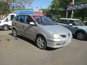 Nissan Almera Tino 2004