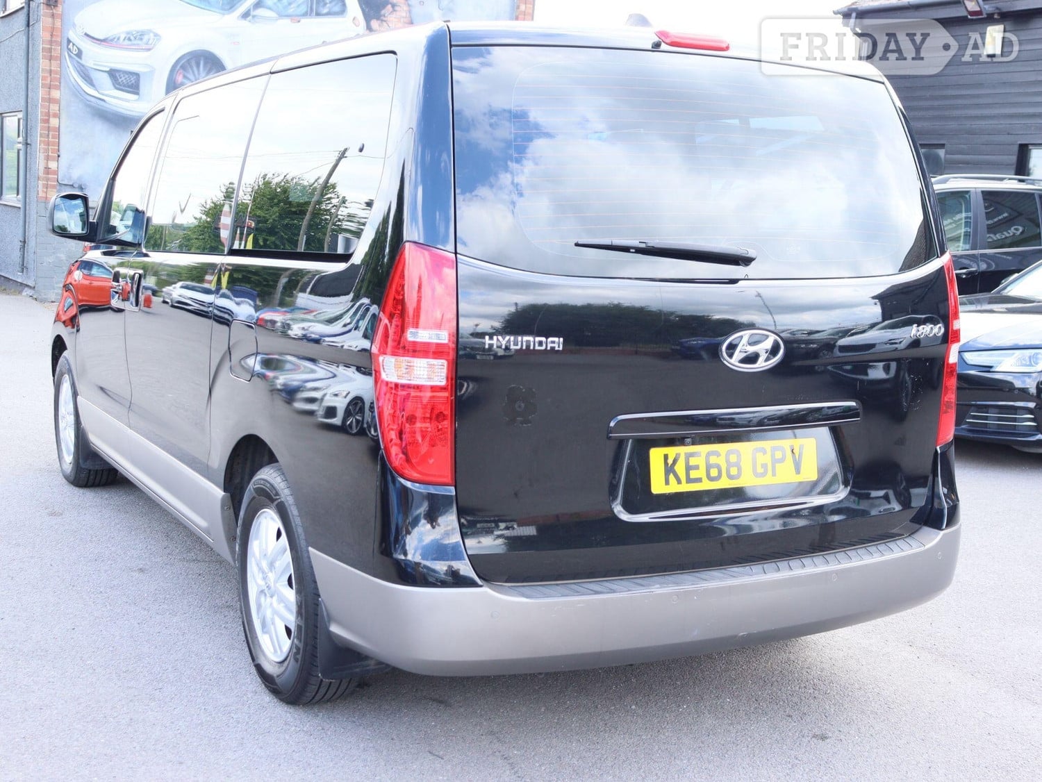 Hyundai i800 2018 - Cars in Coalville