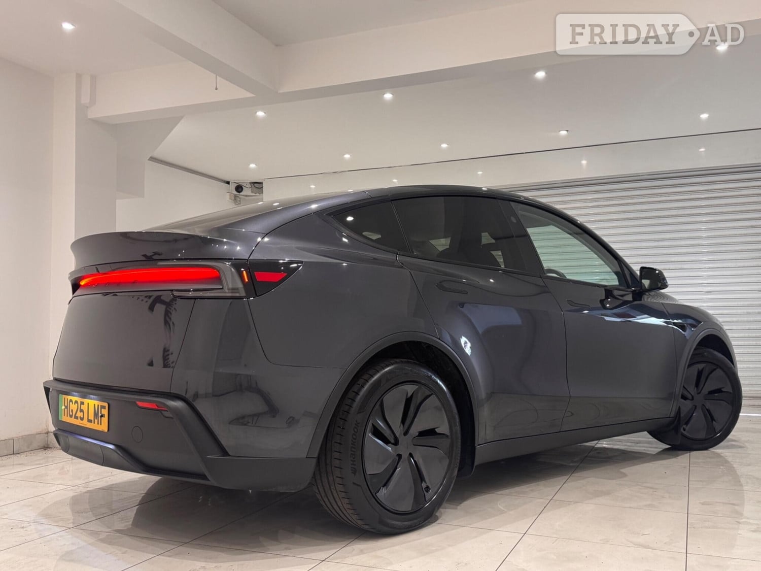 [ berth ]Tesla Model Y