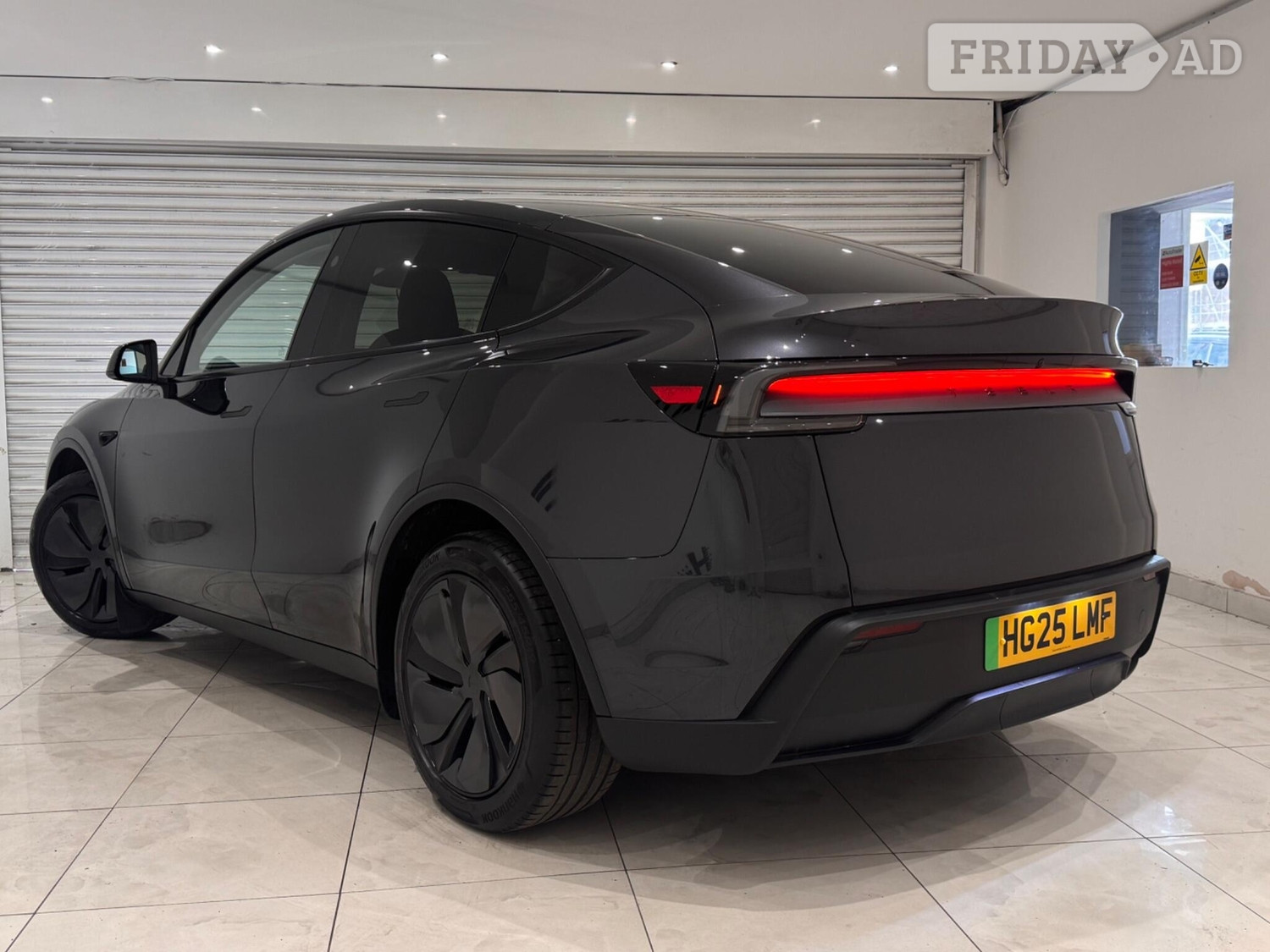 Tesla Model Y 2025 - Cars