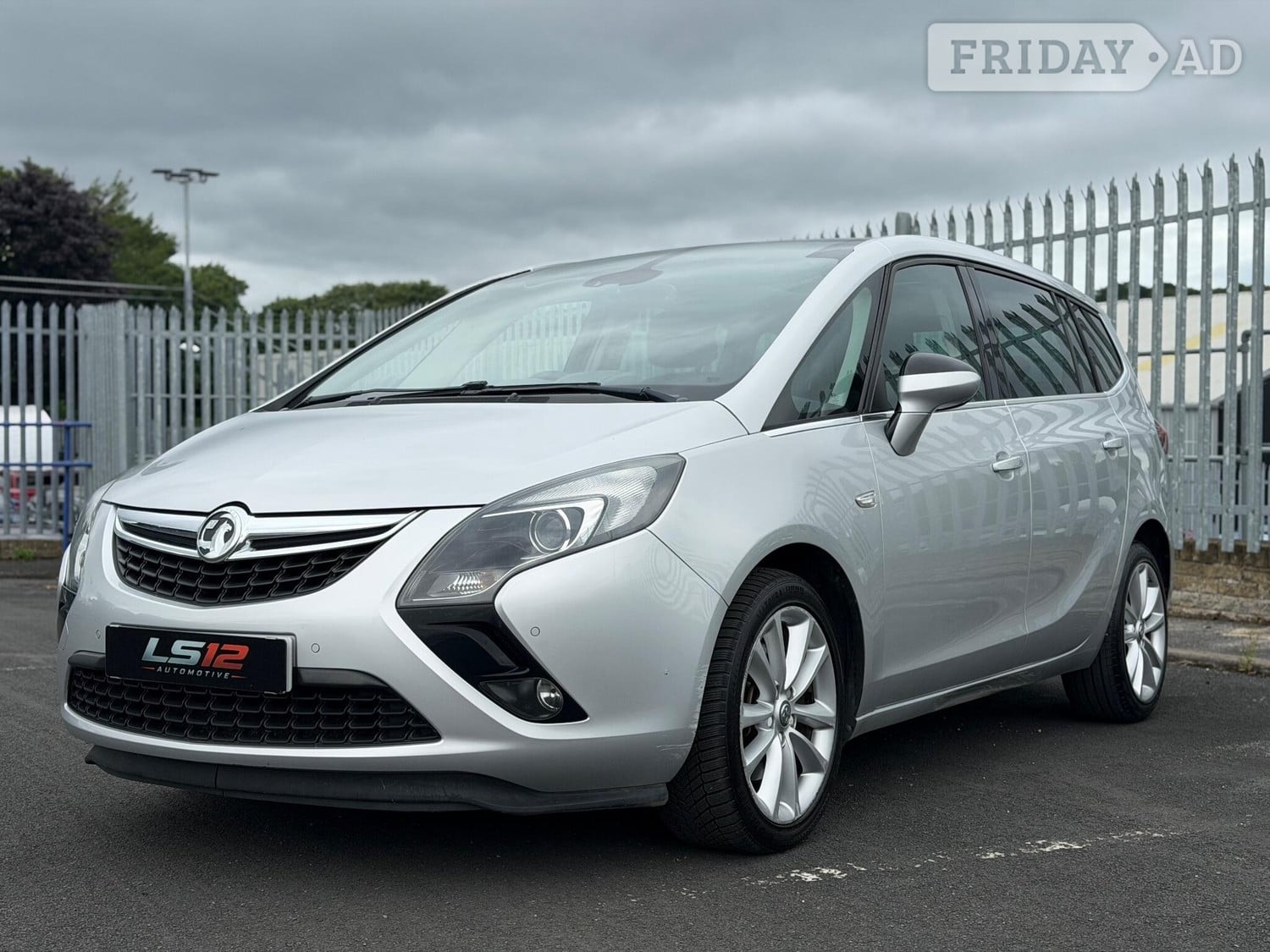 [ berth ]Vauxhall Zafira Tourer