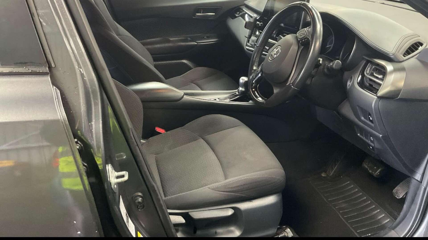 [ berth ]Toyota C-HR