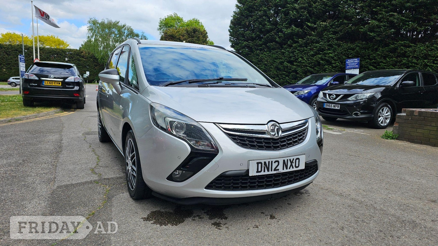 [ berth ]Vauxhall Zafira Tourer
