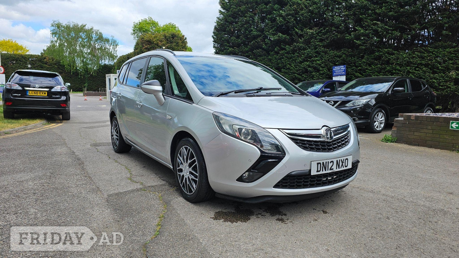 Vauxhall Zafira Tourer 2012 in Hounslow