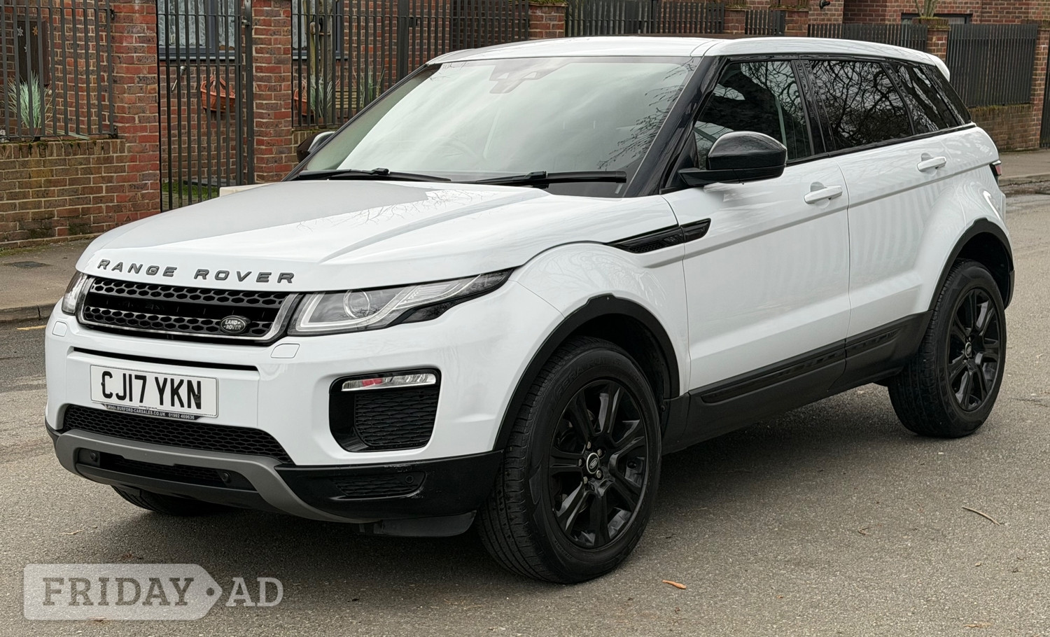 Land Rover Range Rover Evoque Barking