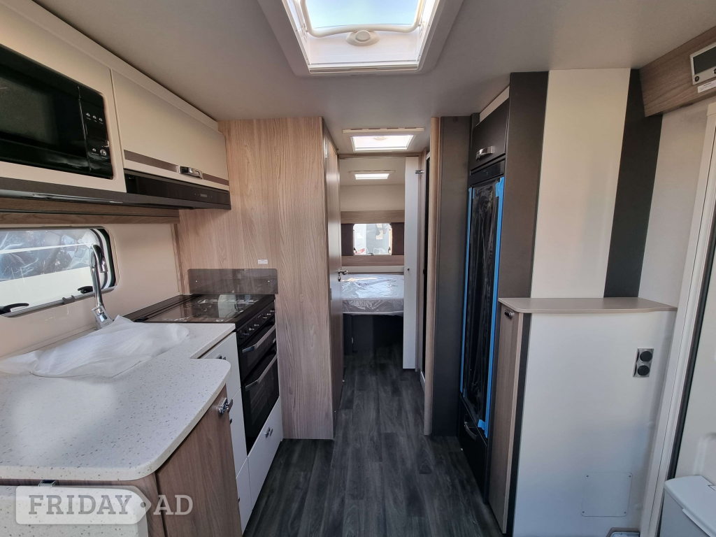 Swift Conqueror Grande 560 L Highbridge