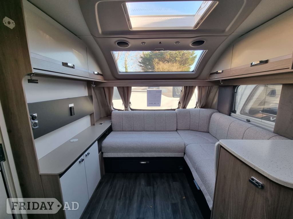 [4 berth ]Swift Conqueror Grande 560 L