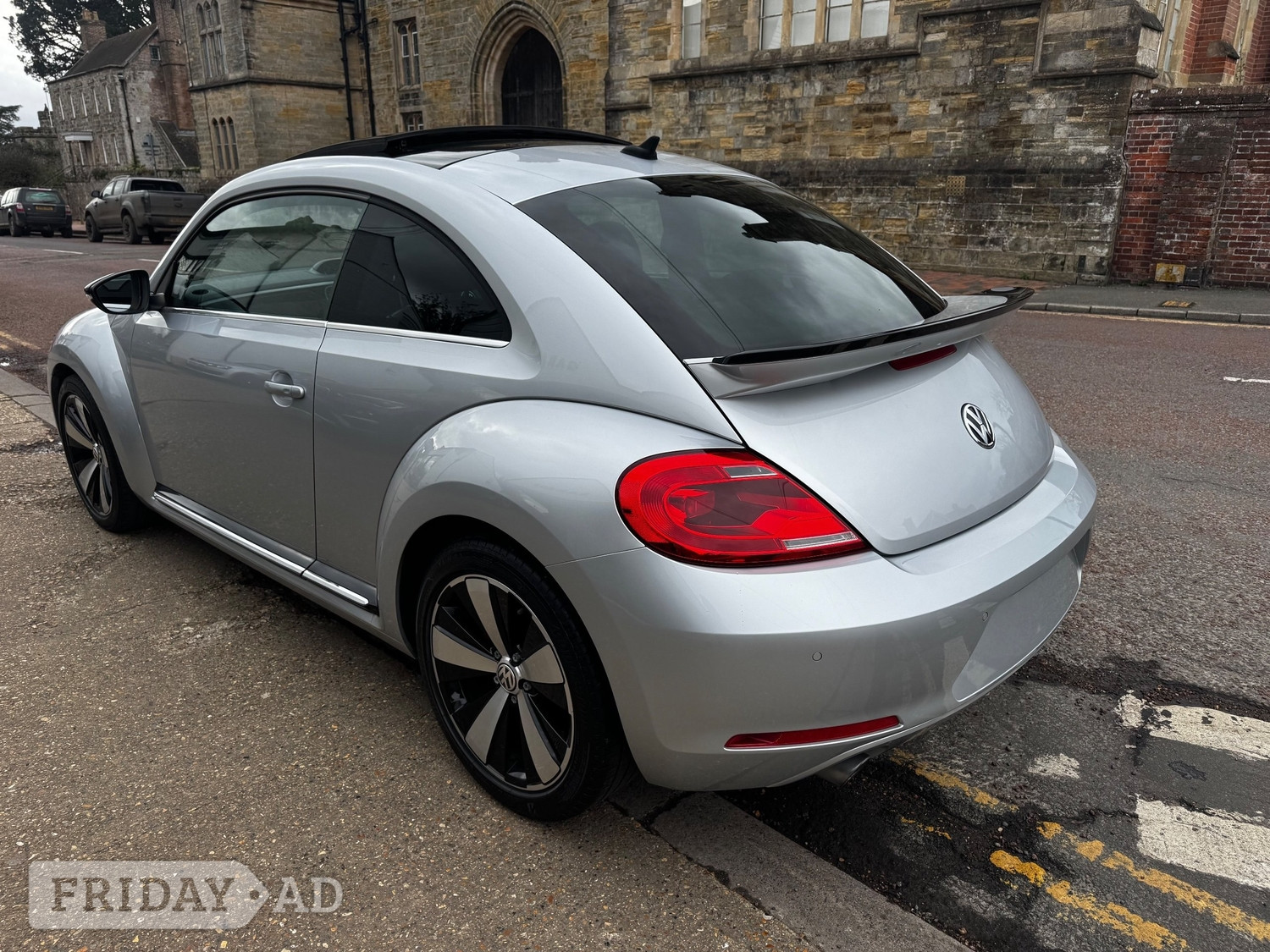 Volkswagen Beetle 2015 - Cars in Mayfield