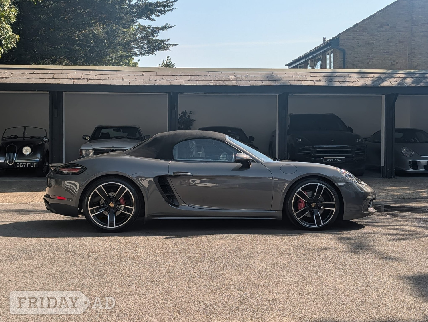 [ berth ]Porsche 718