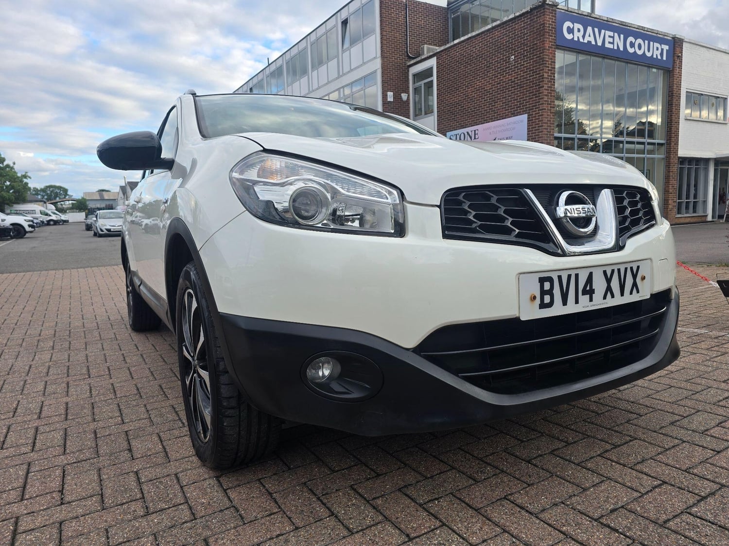 Nissan Qashqai+2 2014 in Camberley