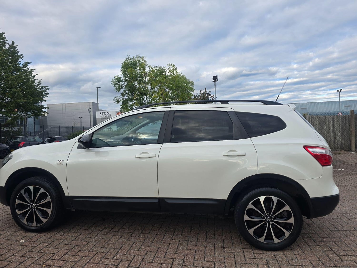 Nissan Qashqai+2 2014 - Cars in Camberley