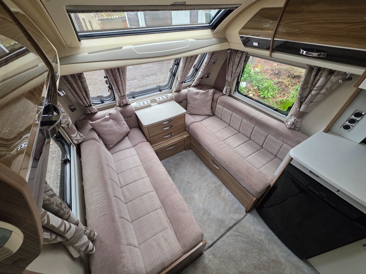 Swift Elegance 580 2017 - Motorhomes & Caravans