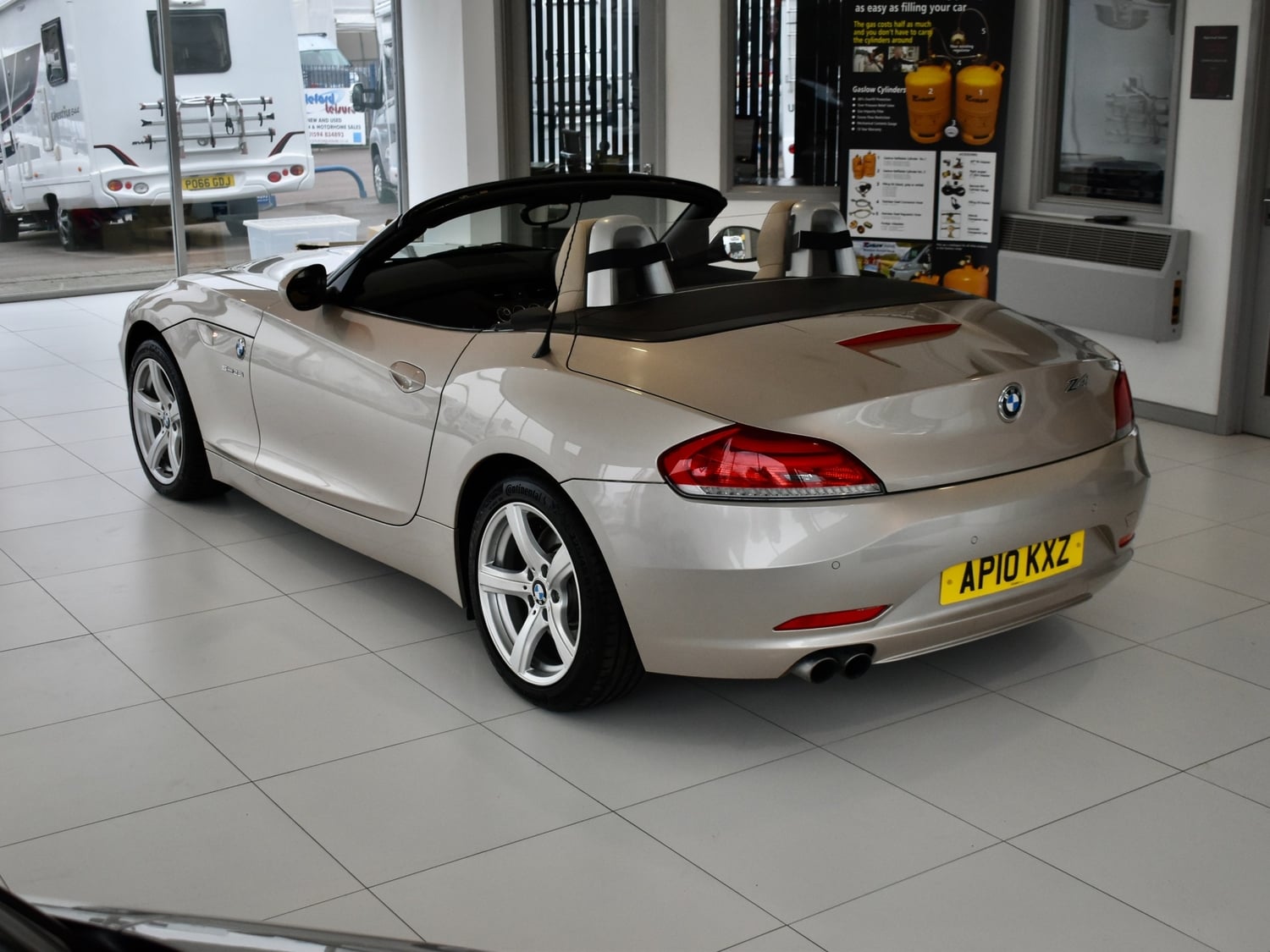 BMW Z4 2010 - Cars