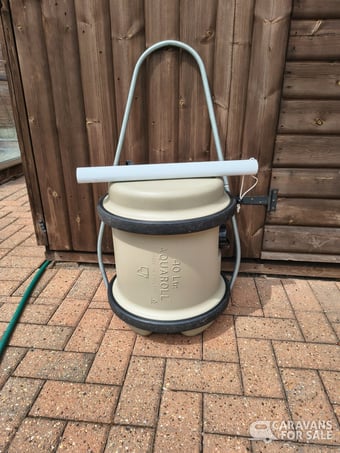 AQUAROLL 40Ltr with handle, filler tube and bag.