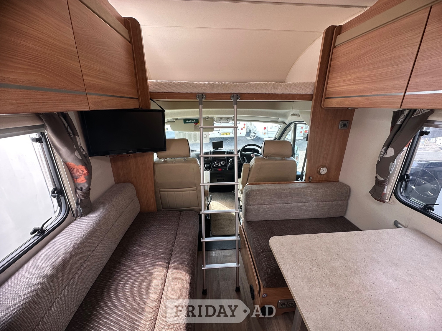 Swift Escape 624 2014 - Motorhomes & Caravans in Gosport