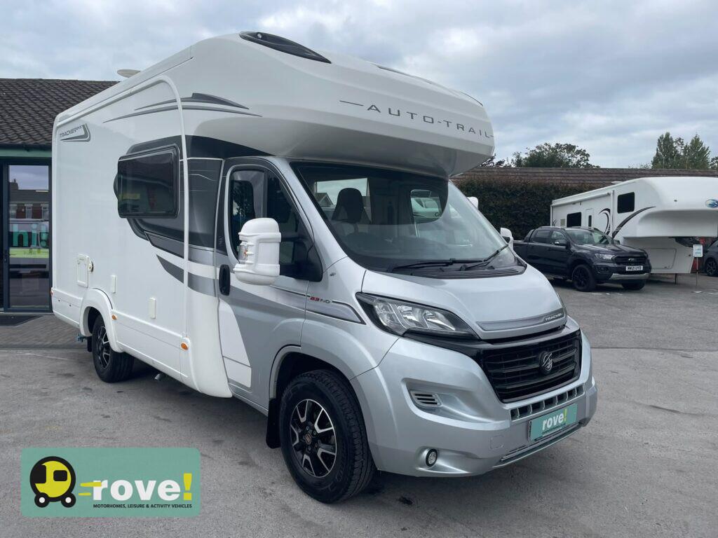 [2 berth ]Auto-Trail Tracker EKS Manual 2020