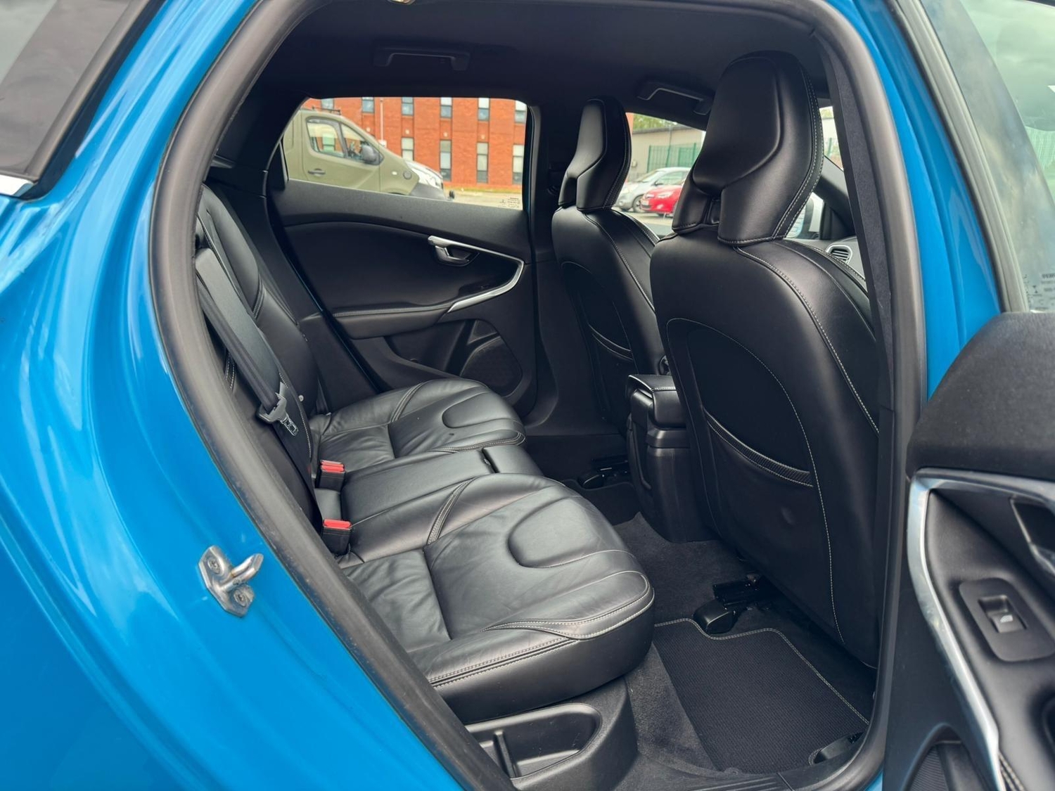 Volvo V40 2015 - Cars in Peterborough
