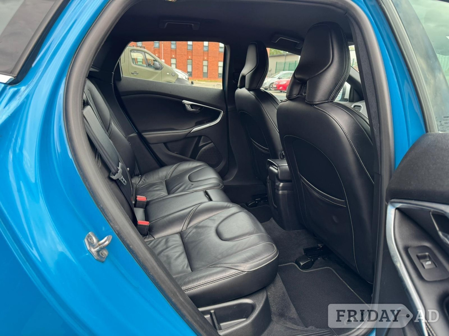 Volvo V40 2015 - Cars in Peterborough