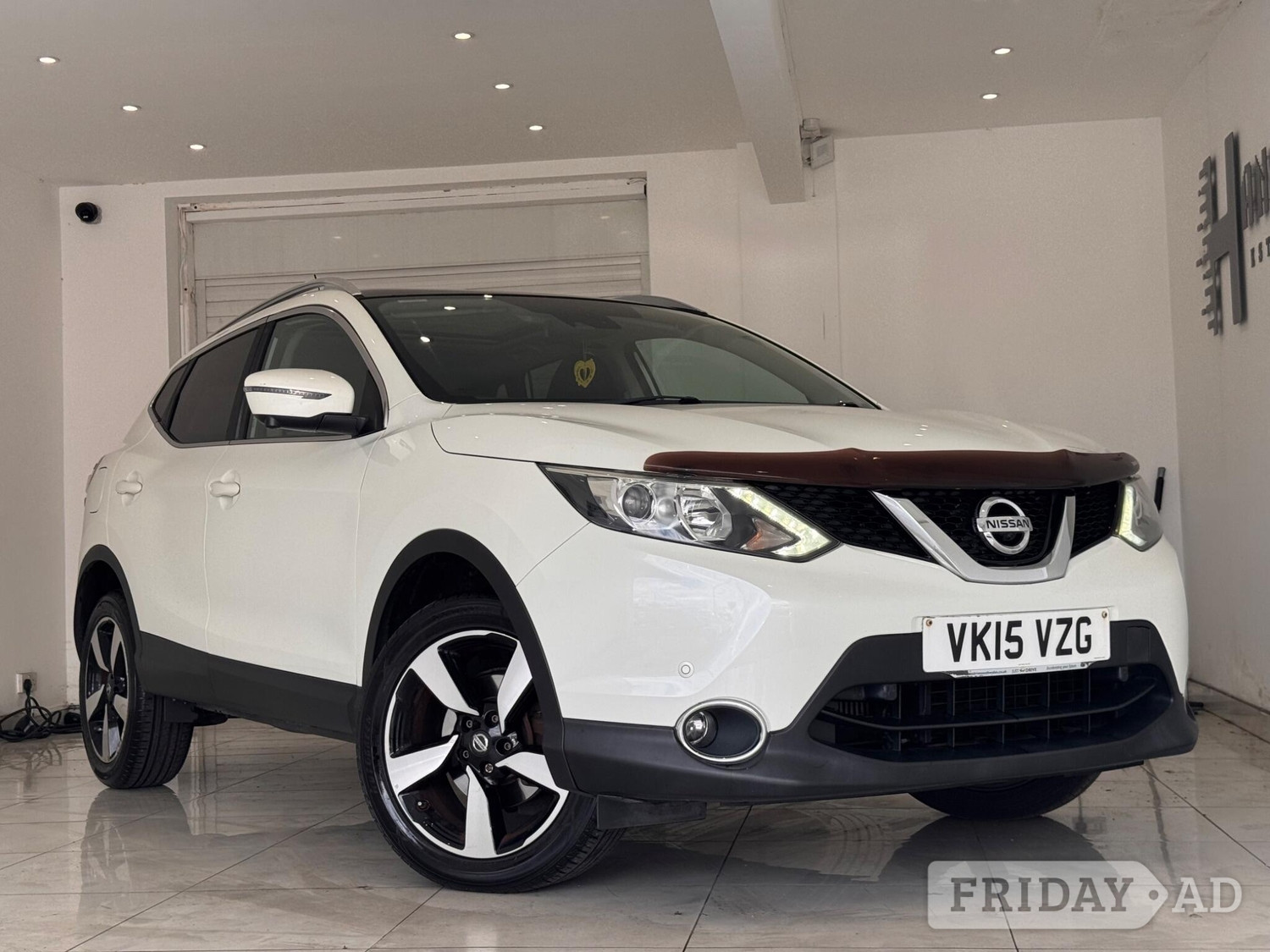 Nissan Qashqai 2015 in Hounslow