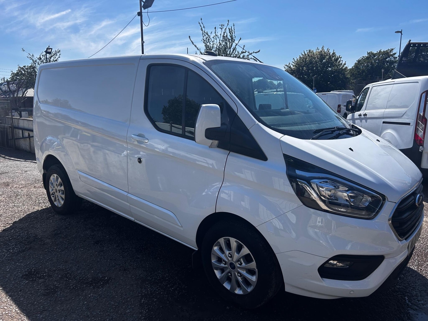 [ berth ]Ford Transit Custom