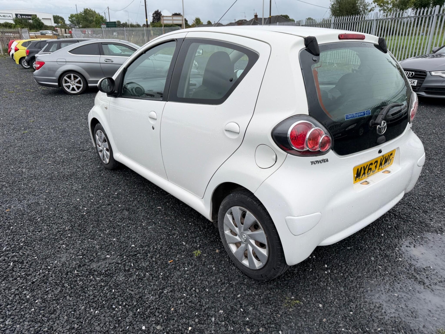 Toyota Aygo 2013 - Cars