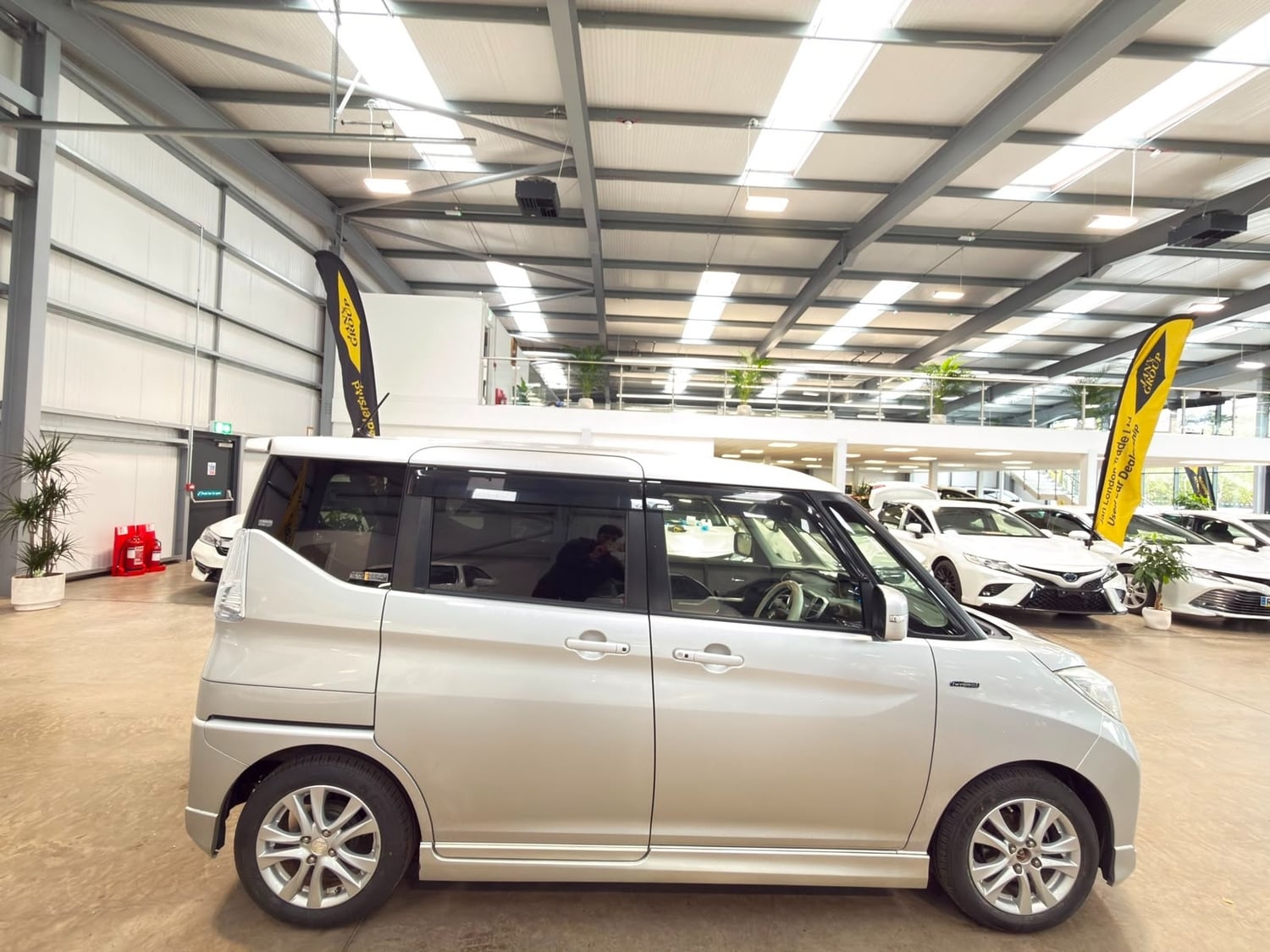 Suzuki Solio Reading