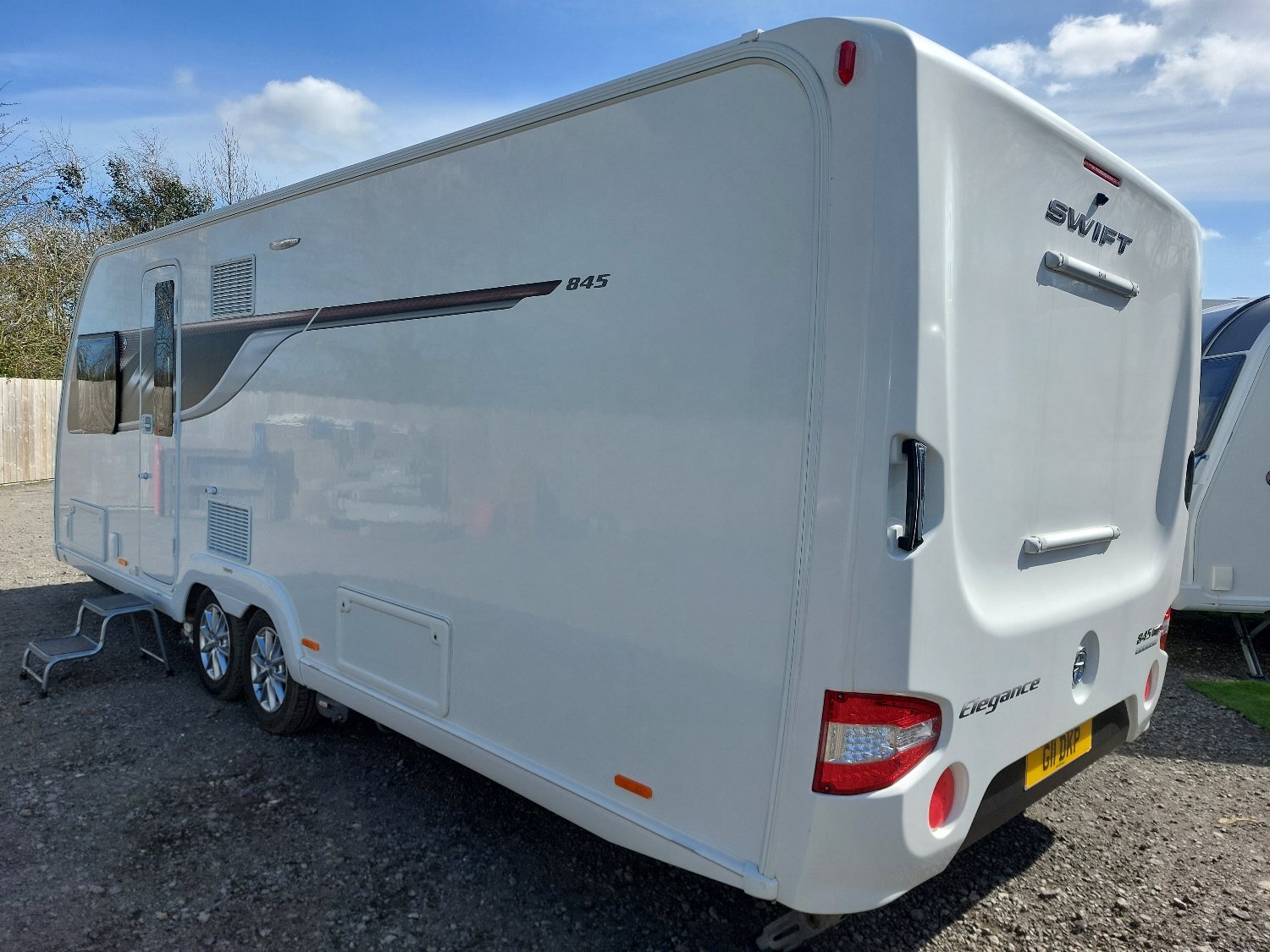 [ berth ]Swift Elegance Grande 845