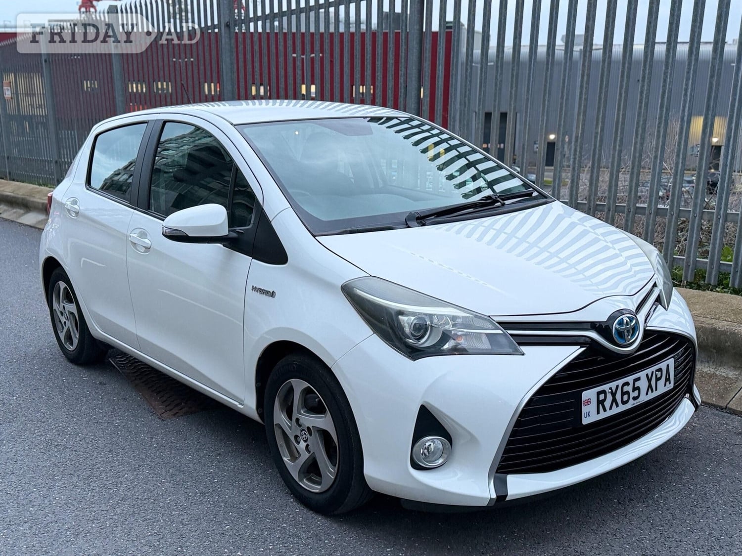 Toyota Yaris 2015 - Cars