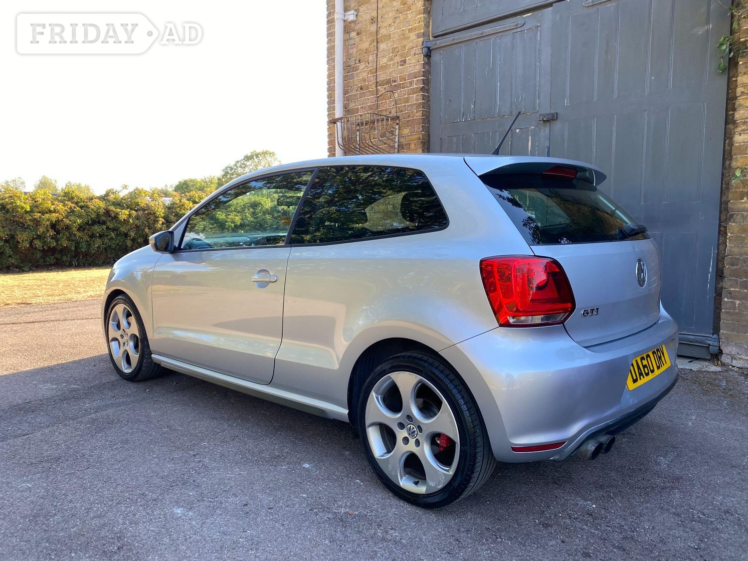 Volkswagen Polo 2011 - Cars in Uxbridge