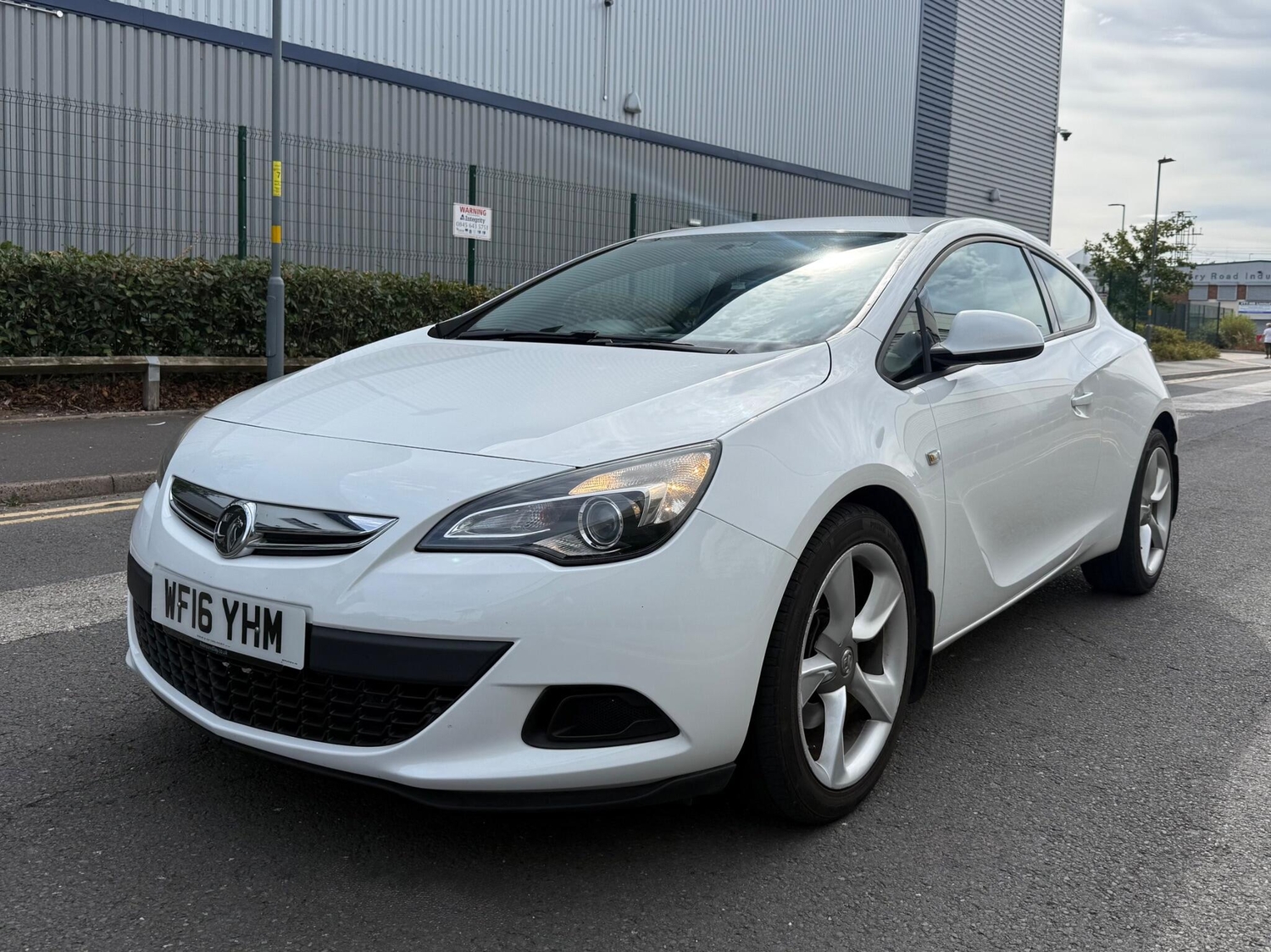 [ berth ]Vauxhall Astra