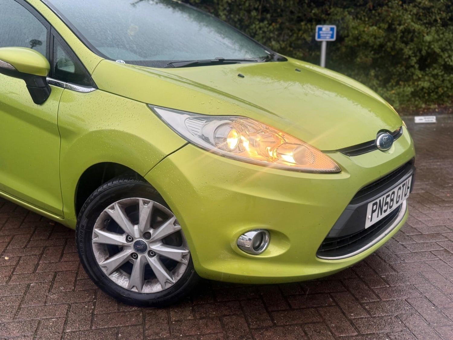 [ berth ]Ford Fiesta