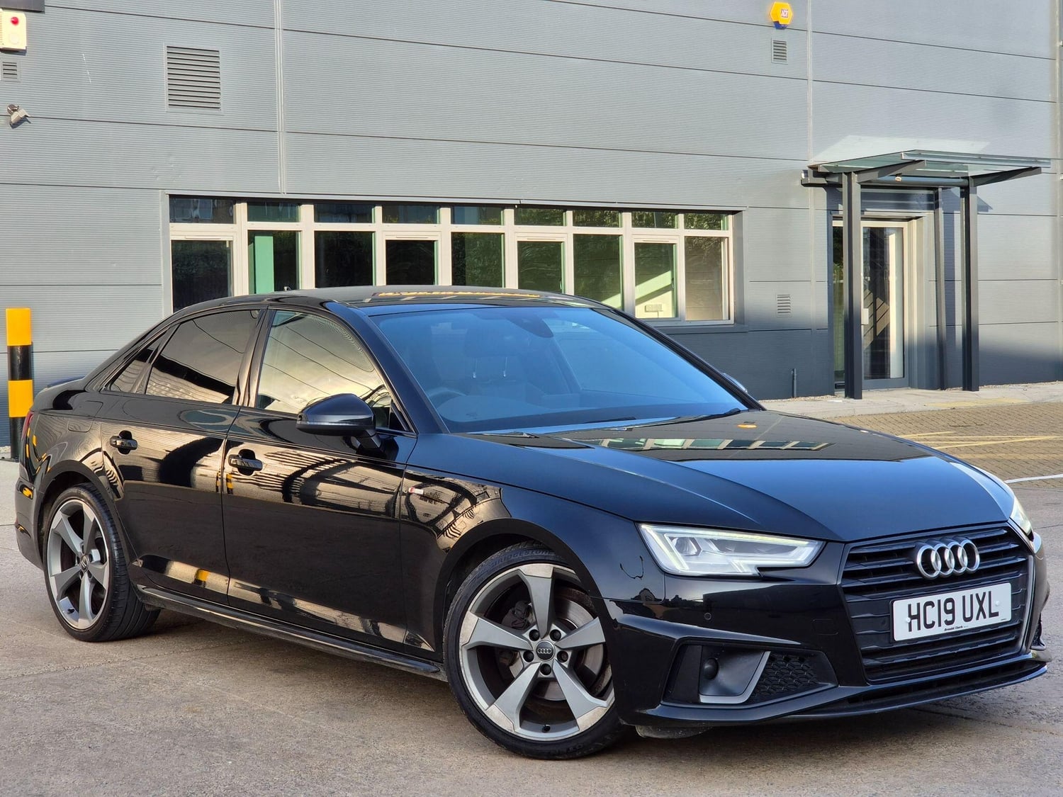 Audi A4 2019 - Cars