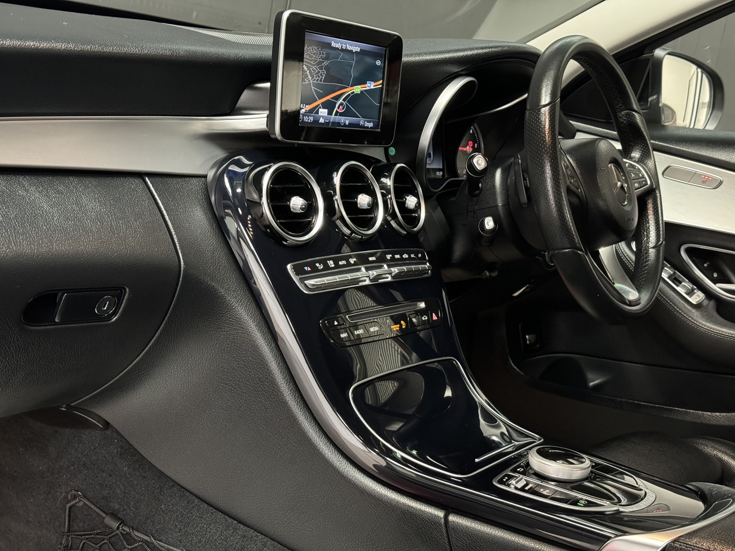 Mercedes-Benz C Class 2018 - Cars
