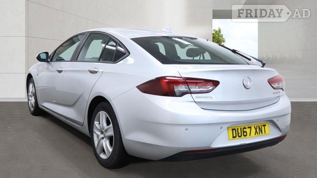 [ berth ]Vauxhall Insignia