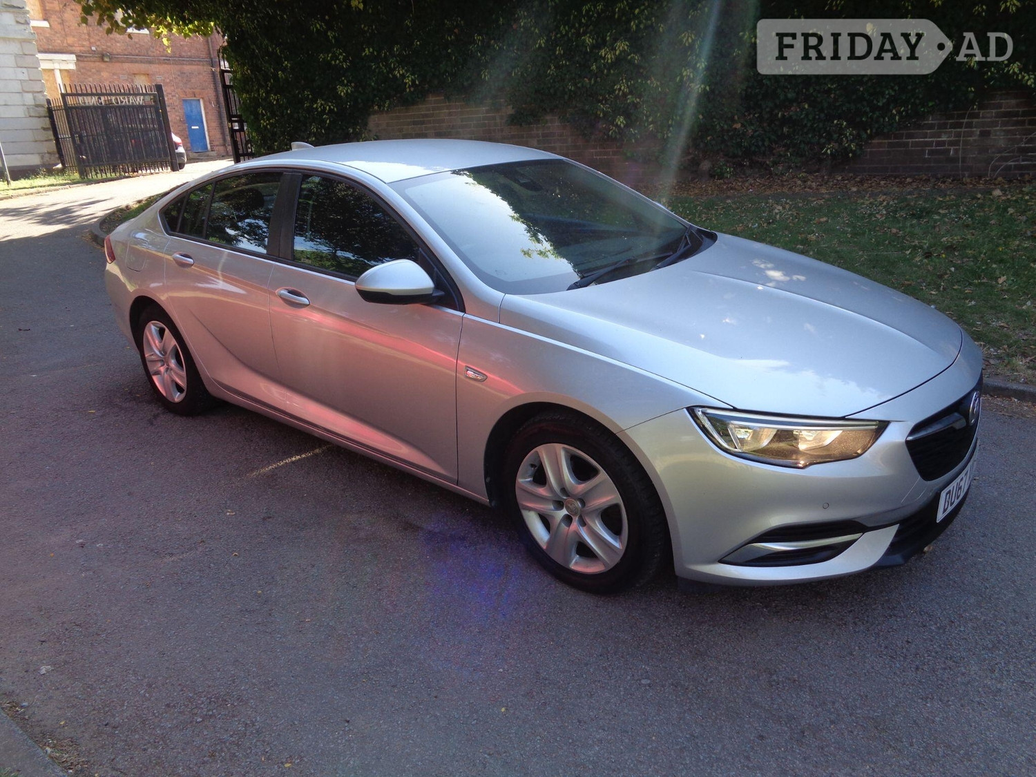 [ berth ]Vauxhall Insignia