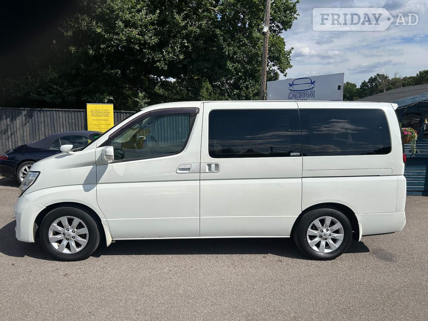 Nissan Elgrand 2024 - Cars in Southampton