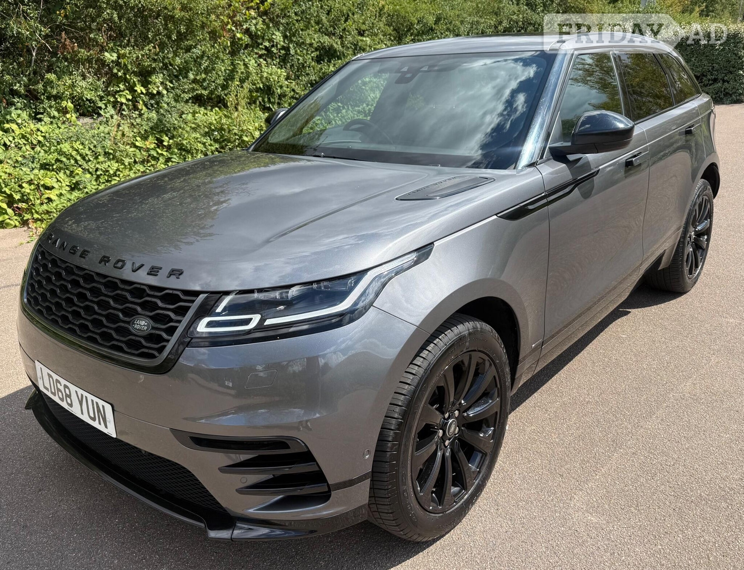 [ berth ]Land Rover Range Rover Velar