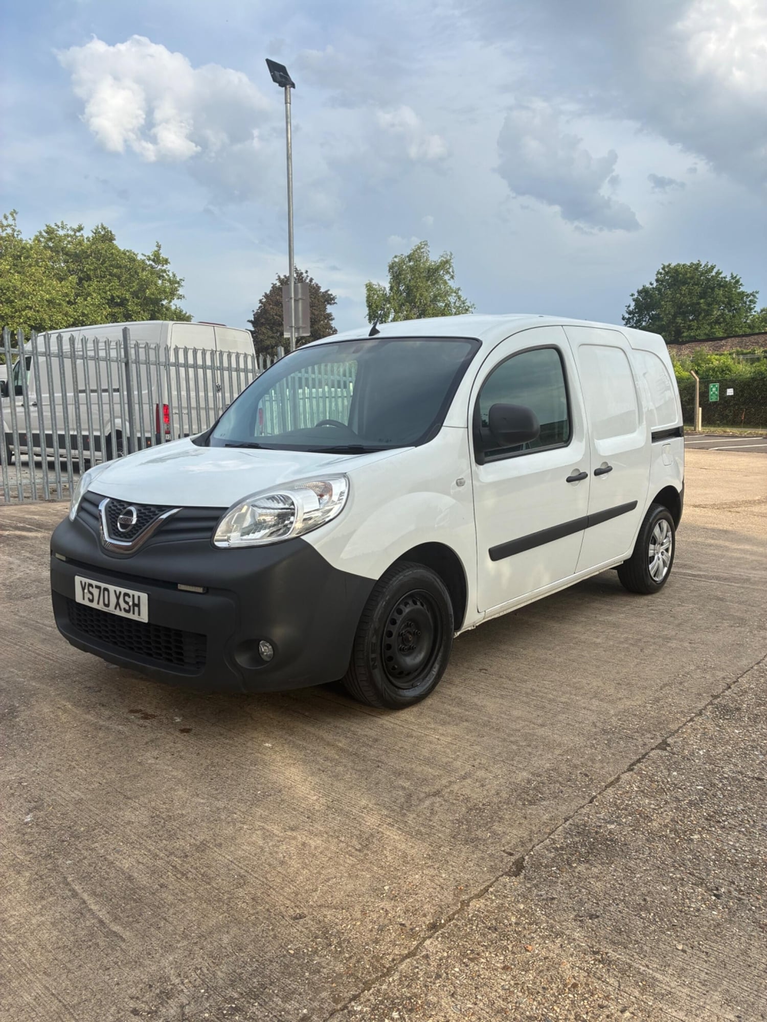 [ berth ]Nissan NV250