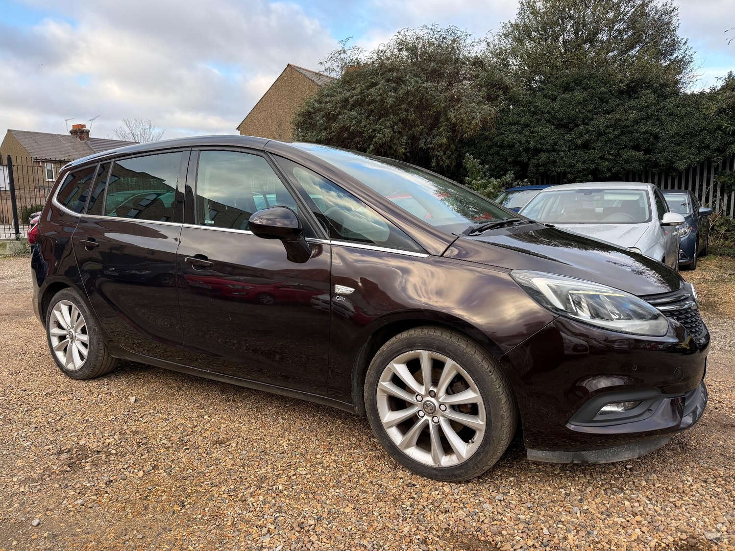 Vauxhall Zafira Tourer 2017 - Cars in Slough
