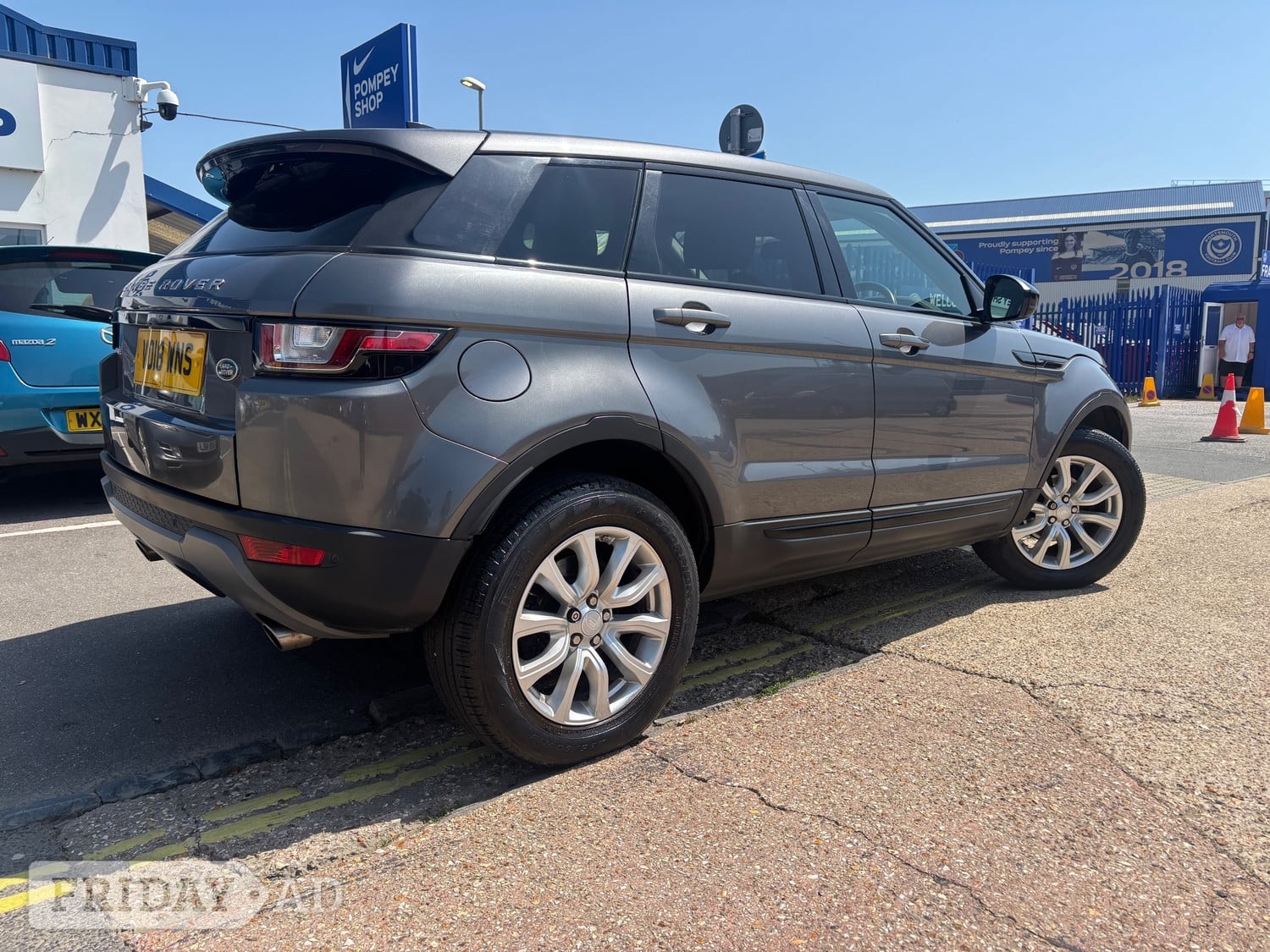 [ berth ]Land Rover Range Rover Evoque