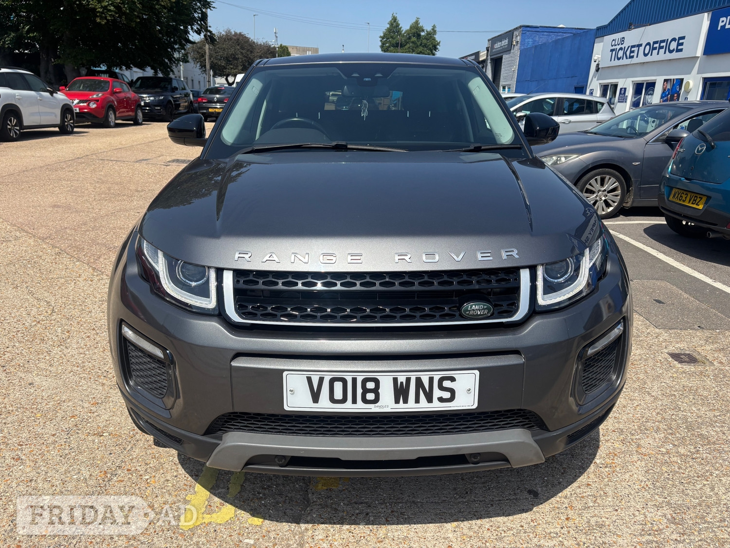 [ berth ]Land Rover Range Rover Evoque