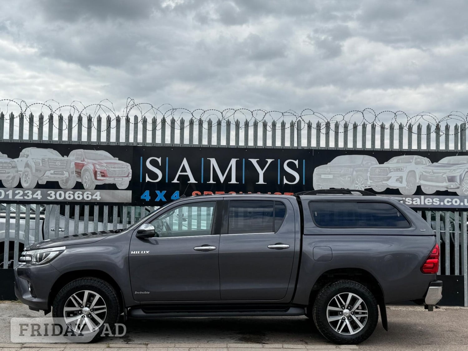 Toyota Hilux 2019 - Vans & Commercial Vehicles in Bedford
