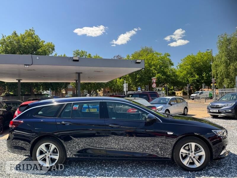 Vauxhall Insignia 2018 - Cars in Bedford